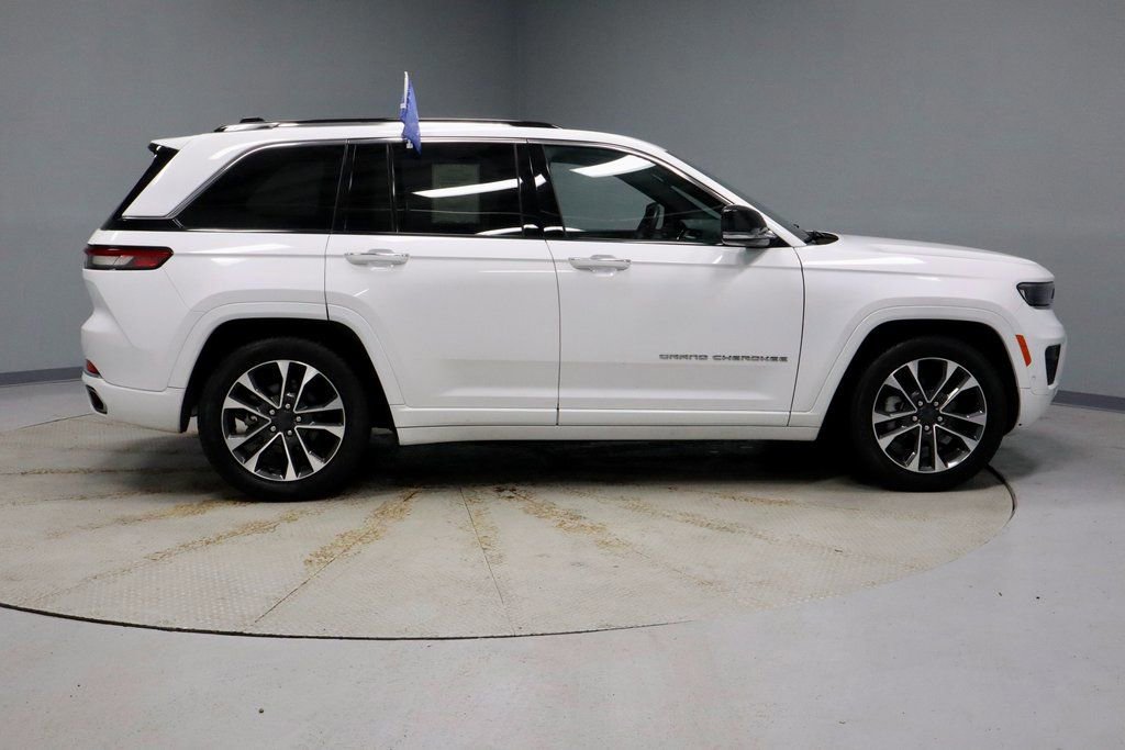 Used 2023 Jeep Grand Cherokee Overland image 6