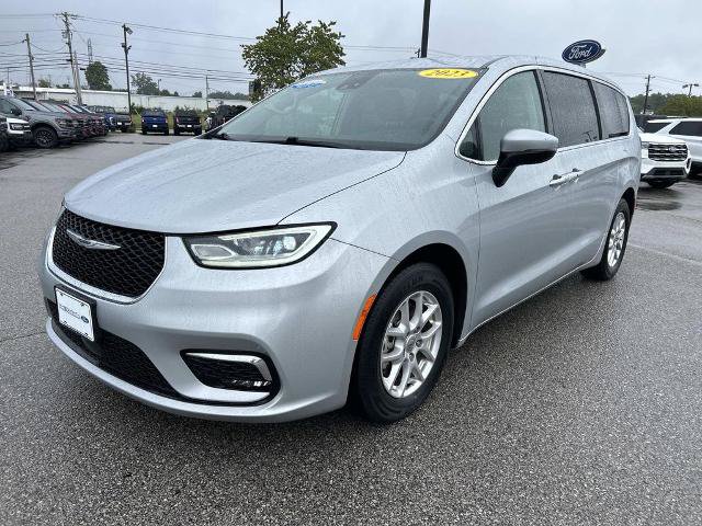 Used 2023 Chrysler Pacifica Touring-L FWD image 8