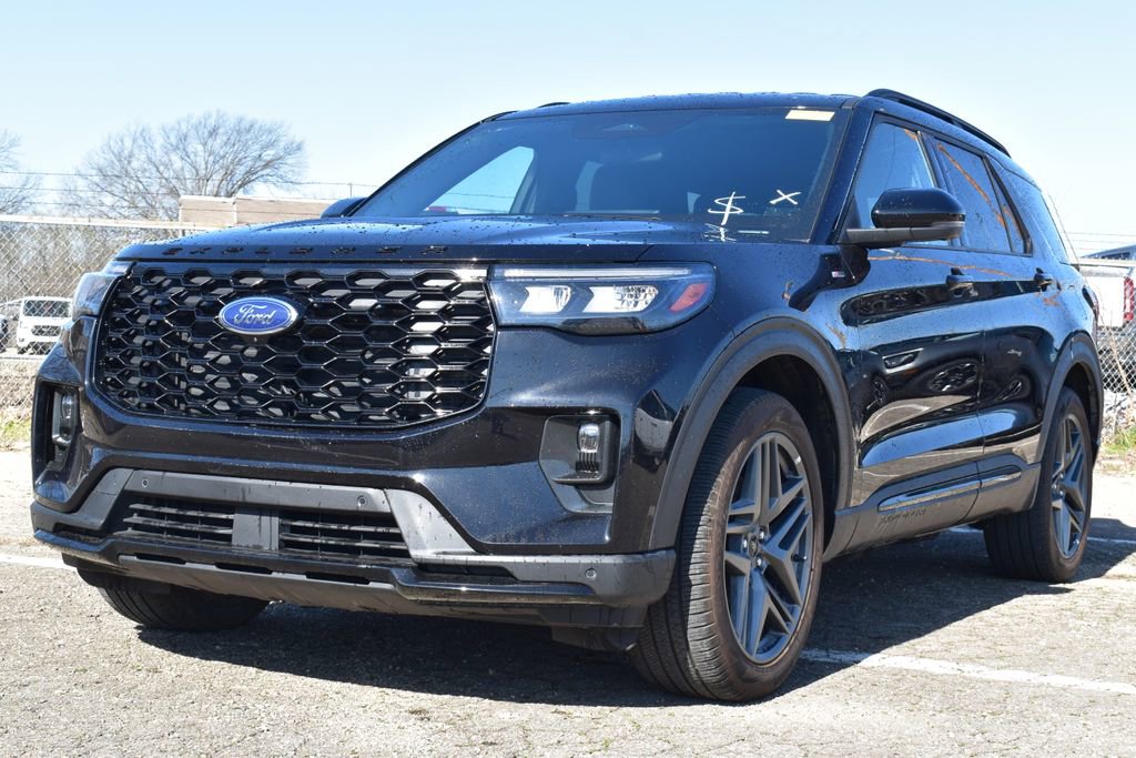 Certified 2025 Ford Explorer ST-Line w/ ST-Line Street Pack image 1