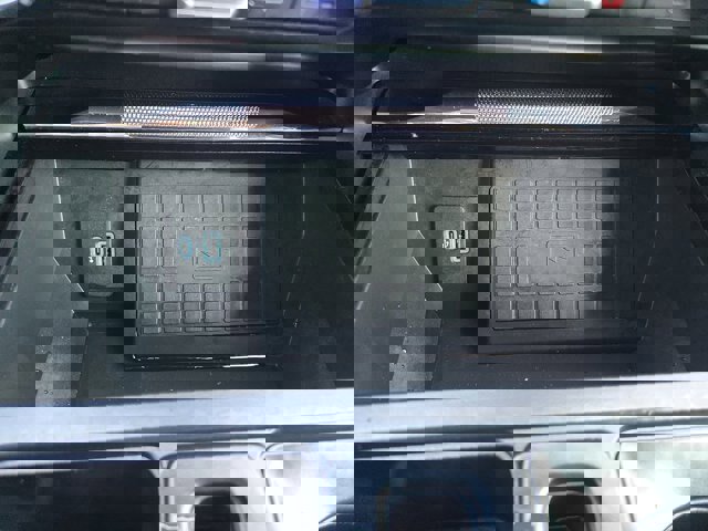 Certified 2022 Ford F150 Lariat w/ Equipment Group 502A High image 25