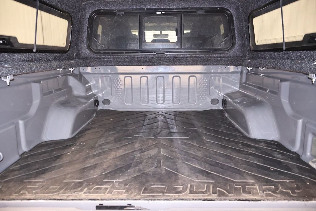 Used 2023 Jeep Gladiator Willys image 10