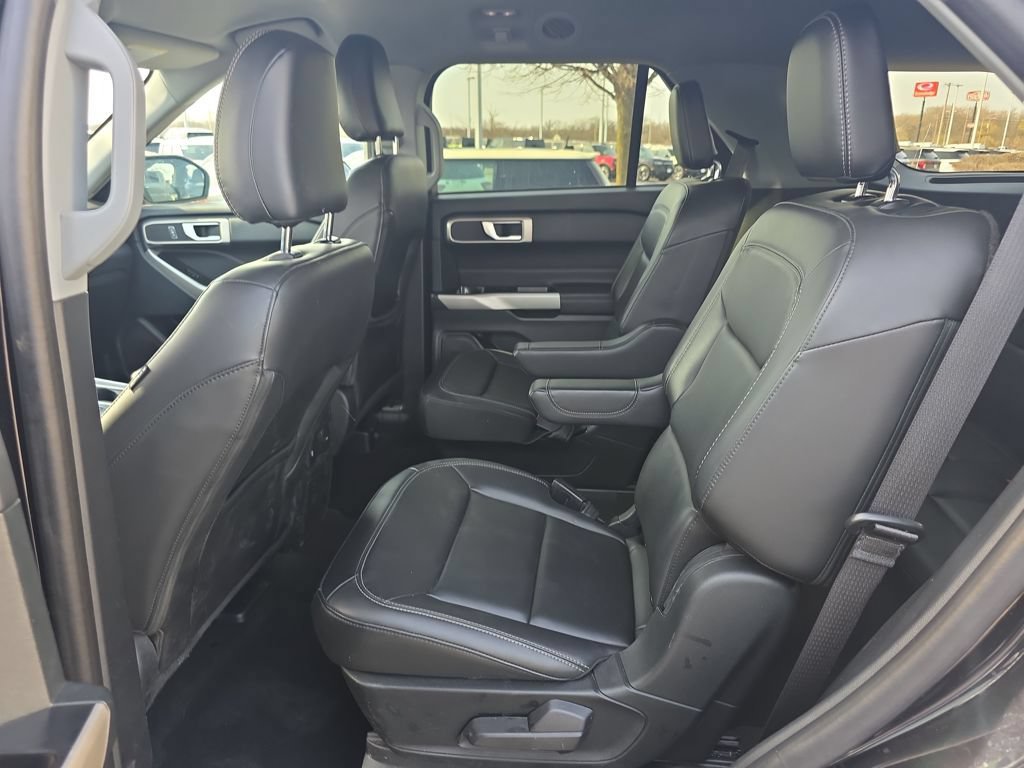Certified 2024 Ford Explorer XLT w/ Equipment Group 202A AWD/4WD image 37
