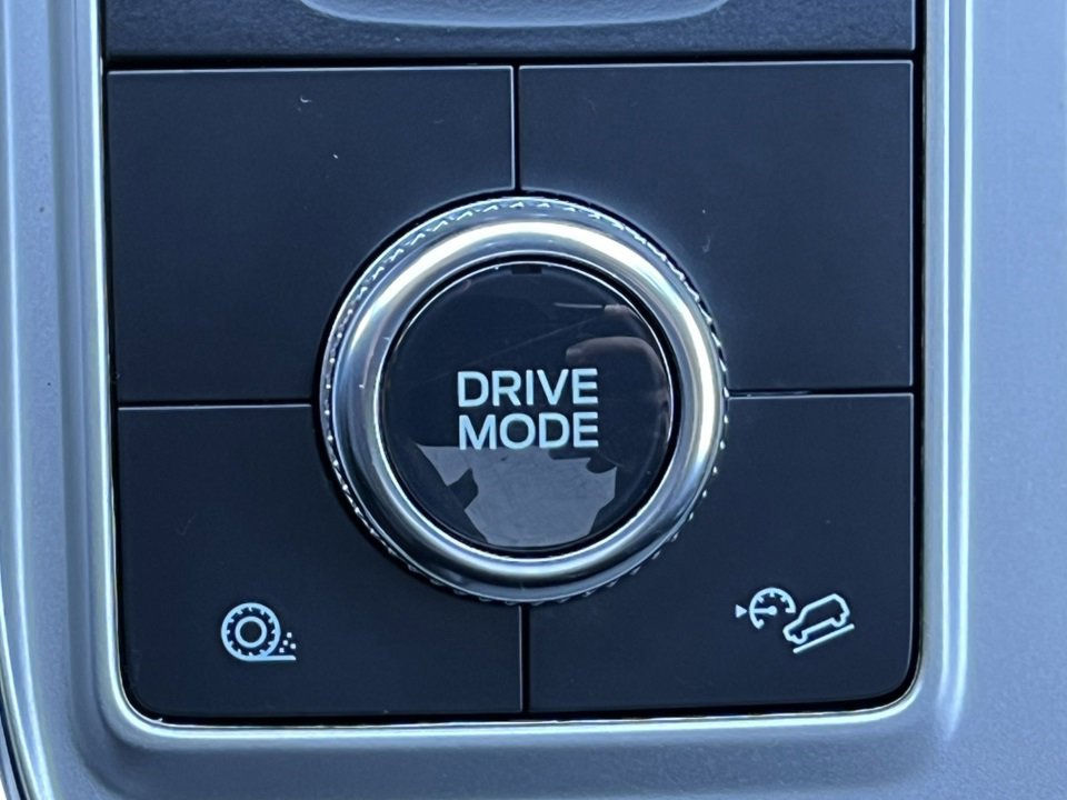 Certified 2022 Ford Explorer XLT w/ Equipment Group 202A image 35