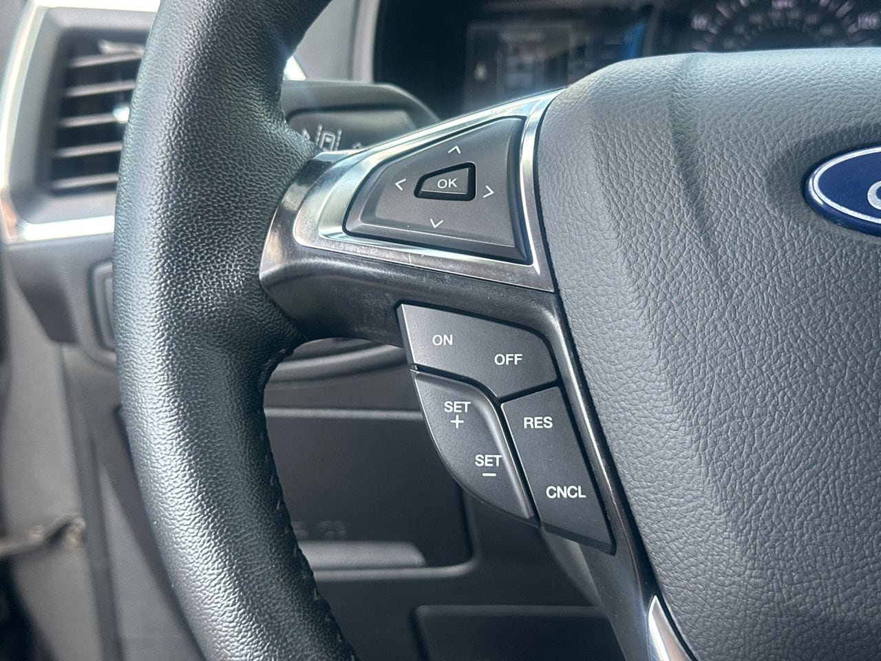 Certified 2024 Ford Edge Titanium AWD/4WD image 27