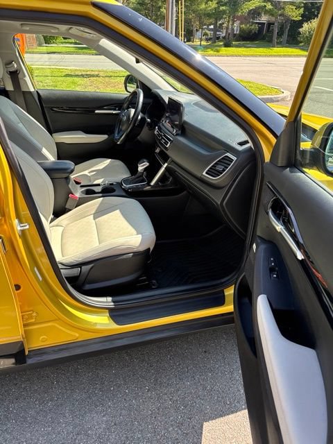 Used 2021 Kia Seltos SX w/ SX Sunroof Package AWD/4WD image 19