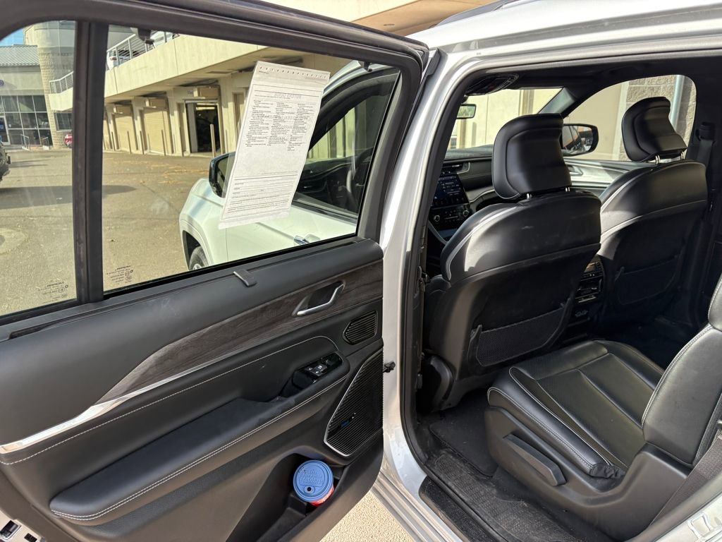 Used 2021 Jeep Grand Cherokee L Overland w/ Luxury Tech Group IV image 21