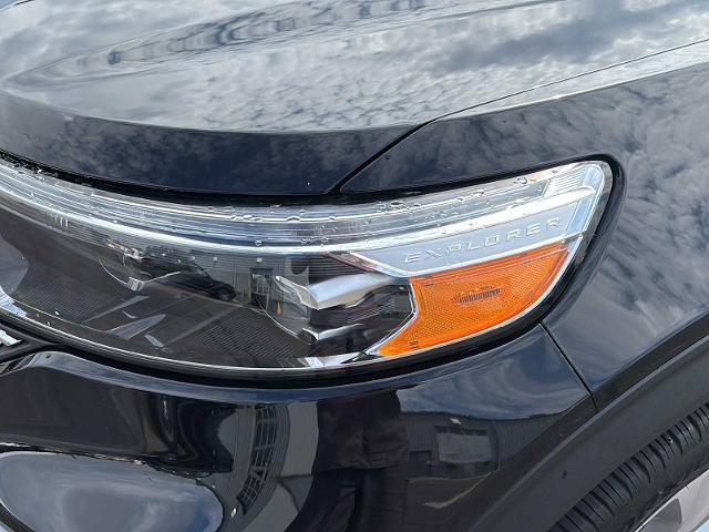 Certified 2023 Ford Explorer Platinum w/ Technology Package AWD/4WD image 38