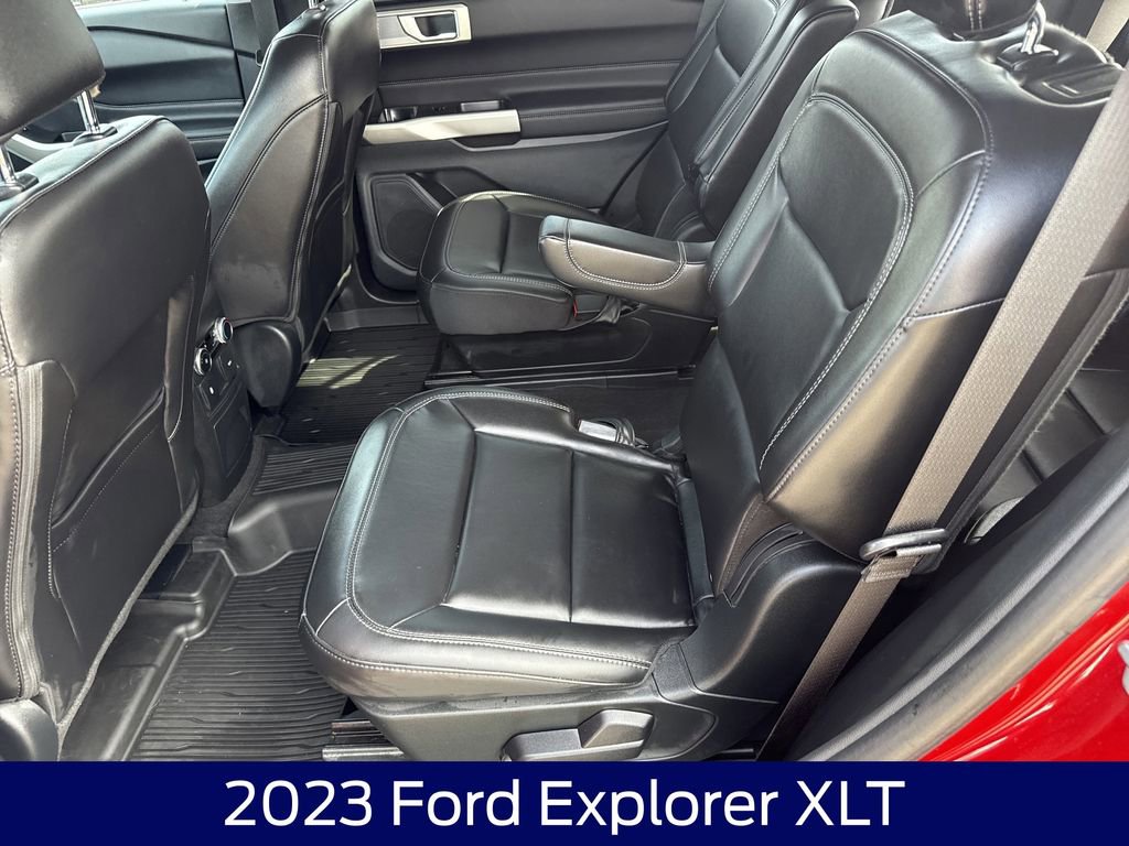 Certified 2023 Ford Explorer XLT w/ Equipment Group 202A AWD/4WD image 15