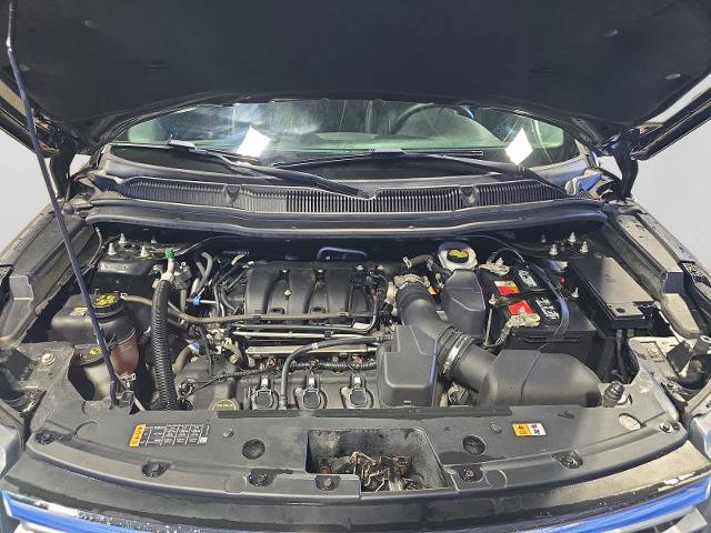 Certified 2018 Ford Explorer XLT w/ Equipment Group 202A AWD/4WD image 8