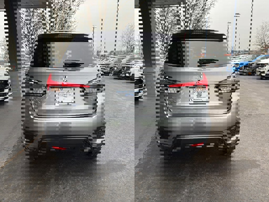 Used 2025 Mitsubishi Outlander Sport AWD image 4