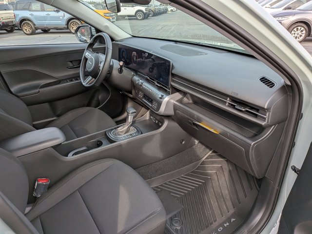 Used 2025 Hyundai Kona SEL image 36