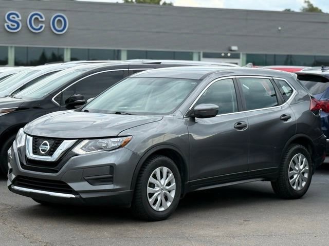 Used 2019 Nissan Rogue S image 2
