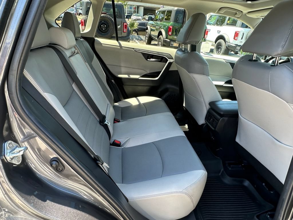 Used 2022 Toyota RAV4 XLE Premium FWD image 20