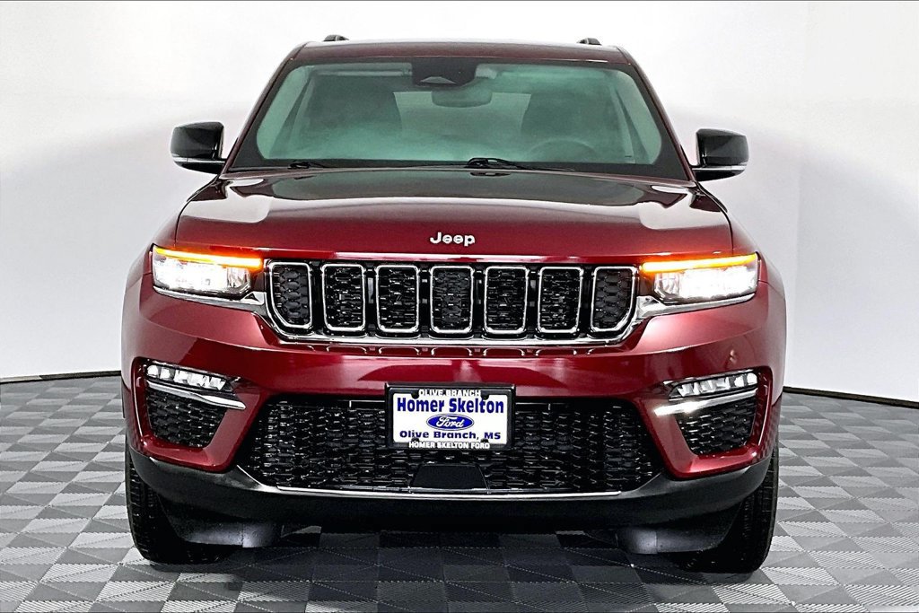 Used 2023 Jeep Grand Cherokee Limited RWD image 3