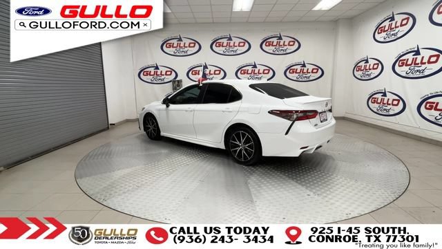 Used 2024 Toyota Camry SE FWD image 4