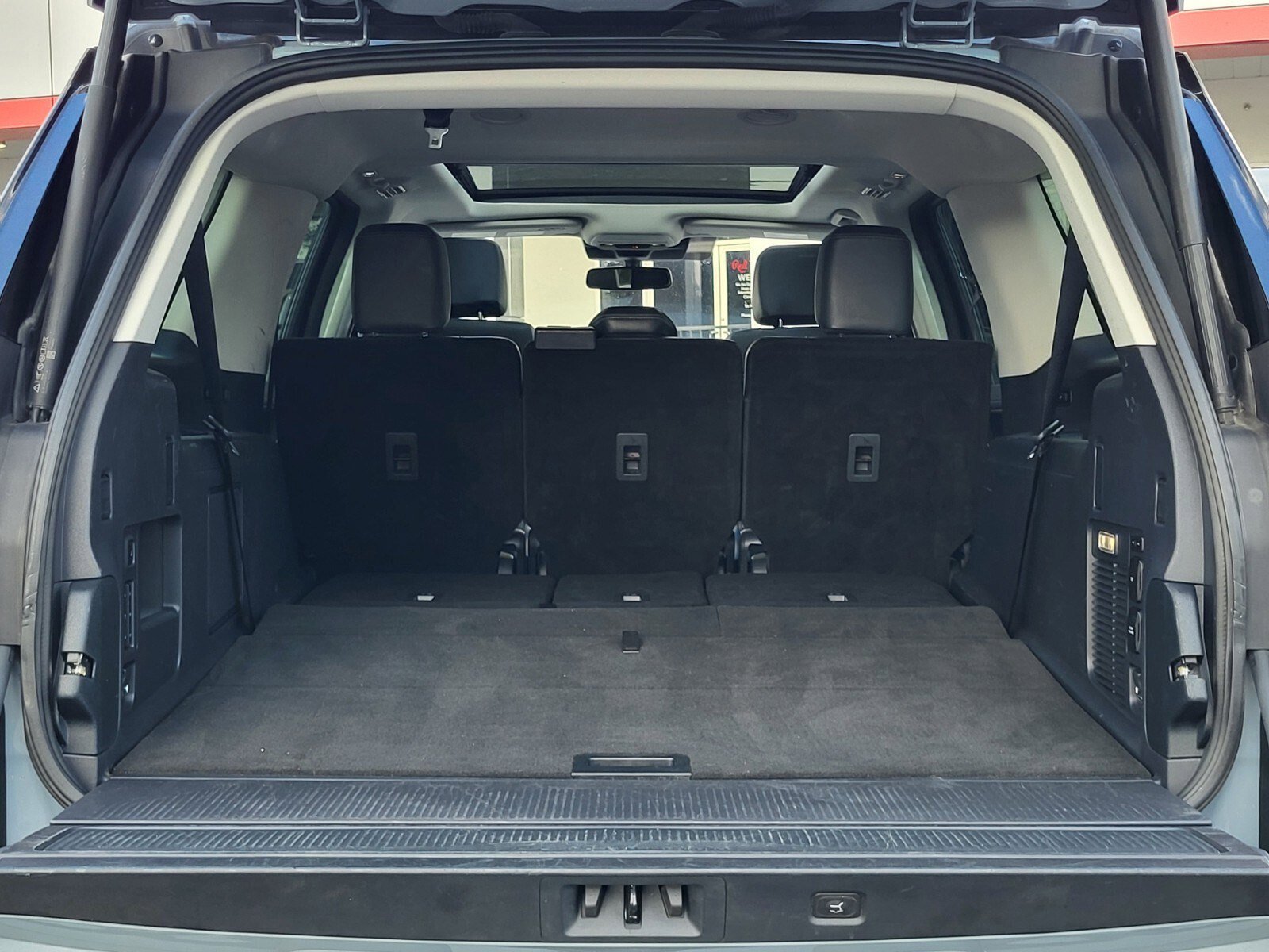 Certified 2025 Ford Expedition Max Platinum image 31