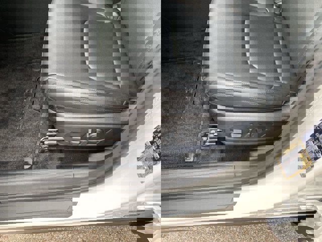 Used 2025 Kia Sportage EX w/ EX Premium Package AWD/4WD image 12