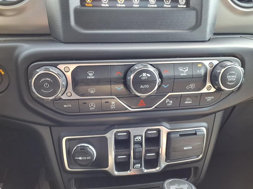 Used 2022 Jeep Wrangler Unlimited Sport AWD/4WD image 14