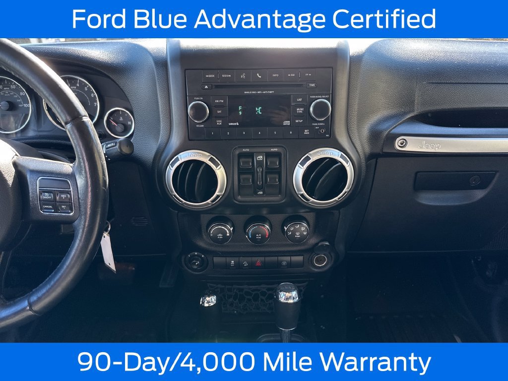 Used 2018 Jeep Wrangler Unlimited Sahara w/ Connectivity Group AWD/4WD image 21