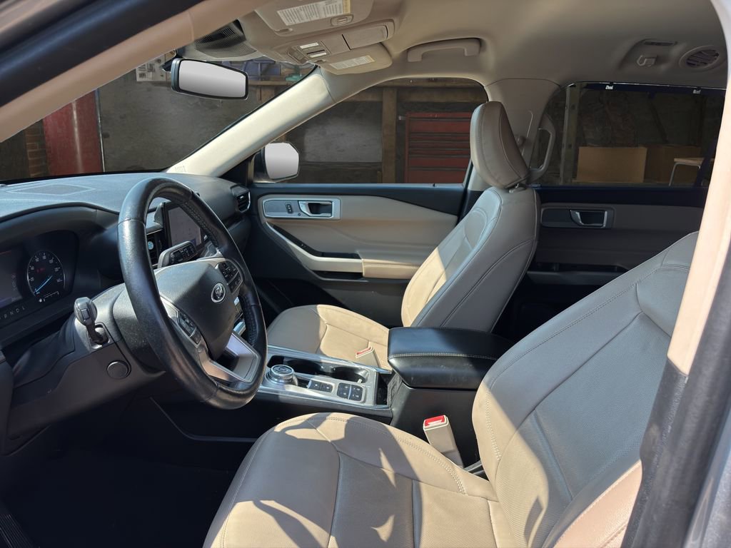 Certified 2022 Ford Explorer Limited w/ Equipment Group 301A image 19
