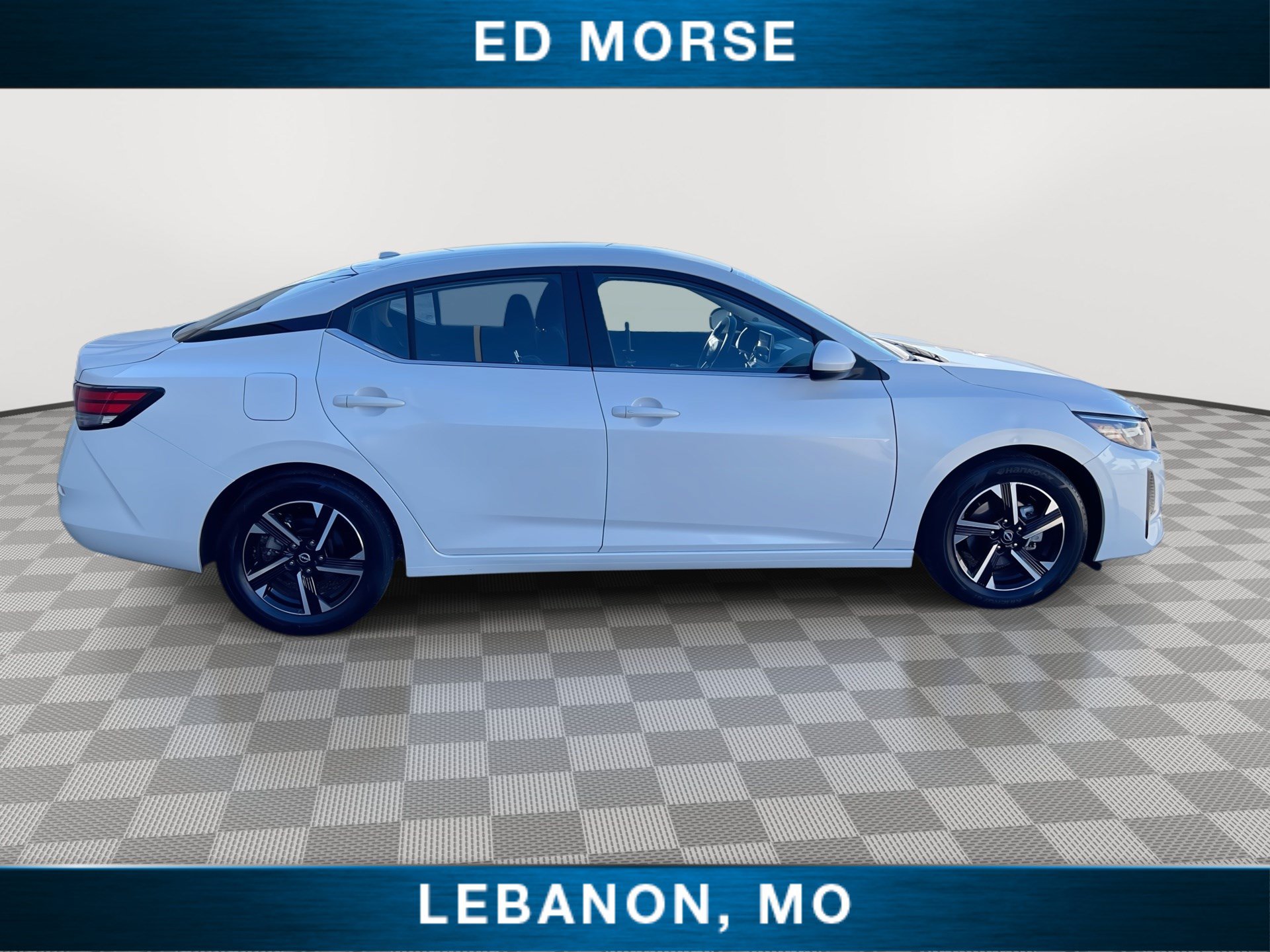 Used 2025 Nissan Sentra SV FWD image 9