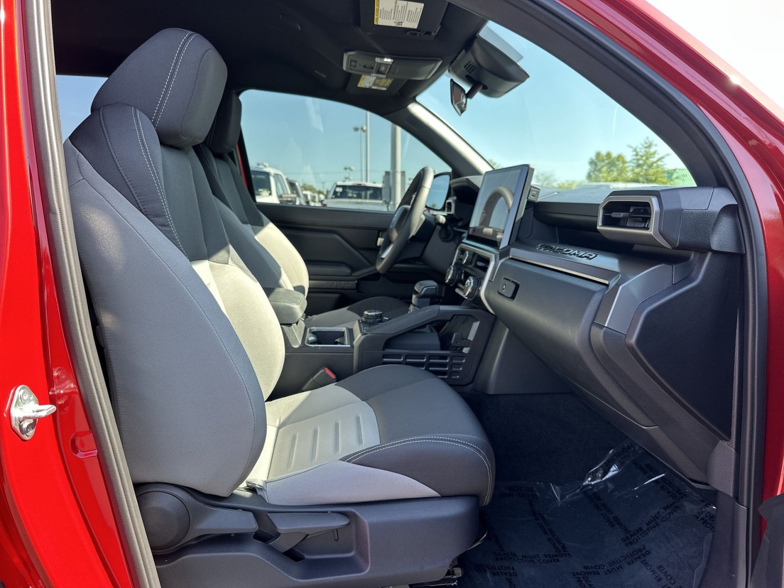 Used 2025 Toyota Tacoma TRD Off-Road AWD/4WD image 27