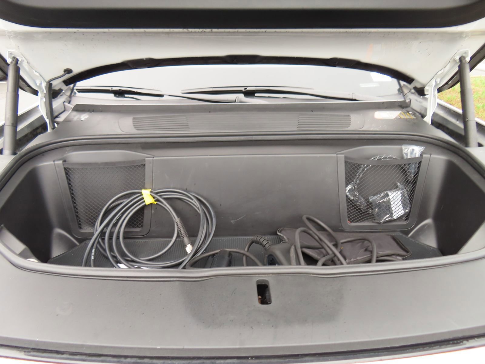 Used 2025 Rivian R1T Adventure image 10