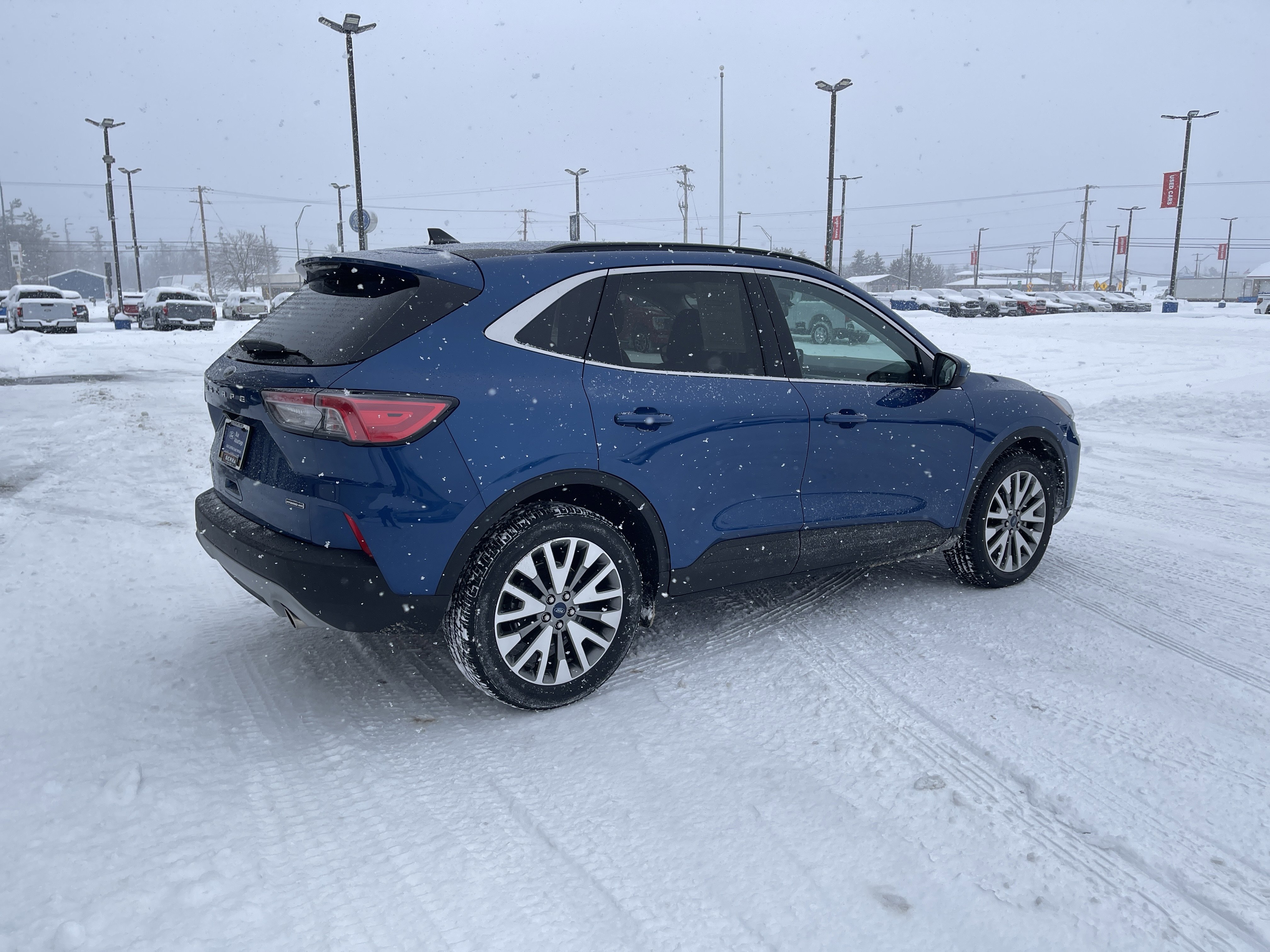 Certified 2022 Ford Escape Titanium image 3