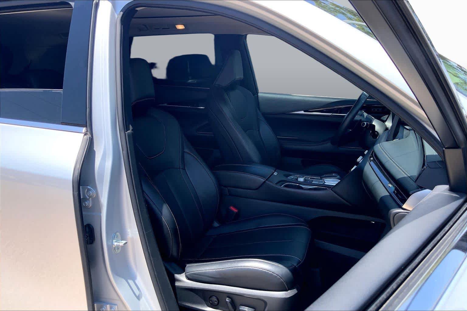 Used 2023 INFINITI QX60 Pure FWD image 9