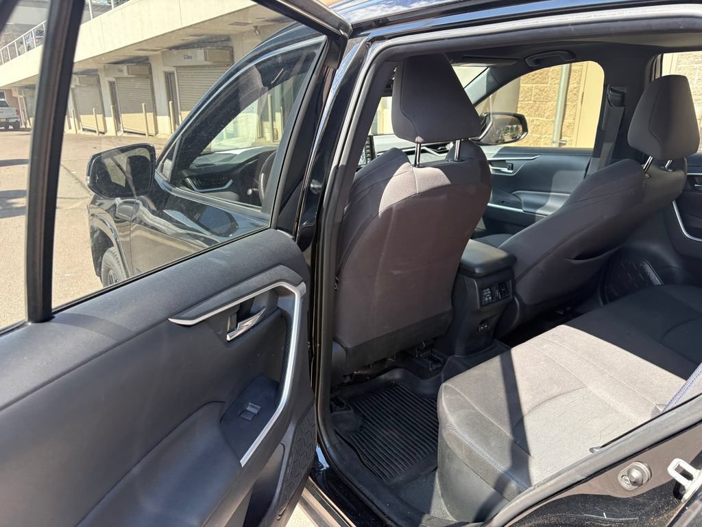 Used 2022 Toyota RAV4 SE w/ Convenience Package AWD/4WD image 25