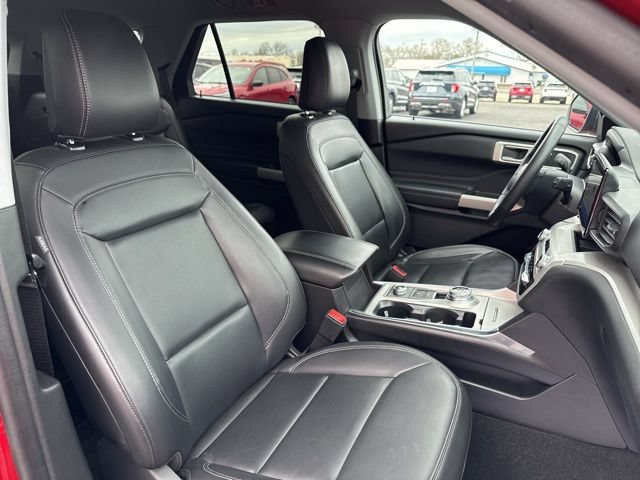 Certified 2024 Ford Explorer XLT w/ Equipment Group 202A AWD/4WD image 37