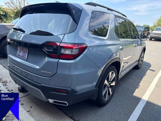 Used 2025 Honda Pilot Touring image 4