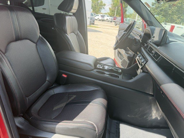Used 2025 Honda Pilot Black Edition image 42
