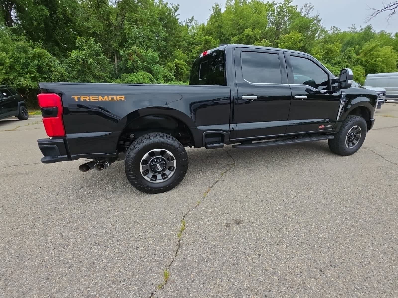 Certified 2023 Ford F250 Platinum w/ Tremor Off-Road Package AWD/4WD image 7