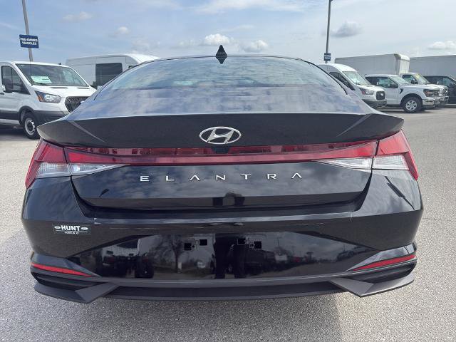 Used 2023 Hyundai Elantra SEL FWD image 4