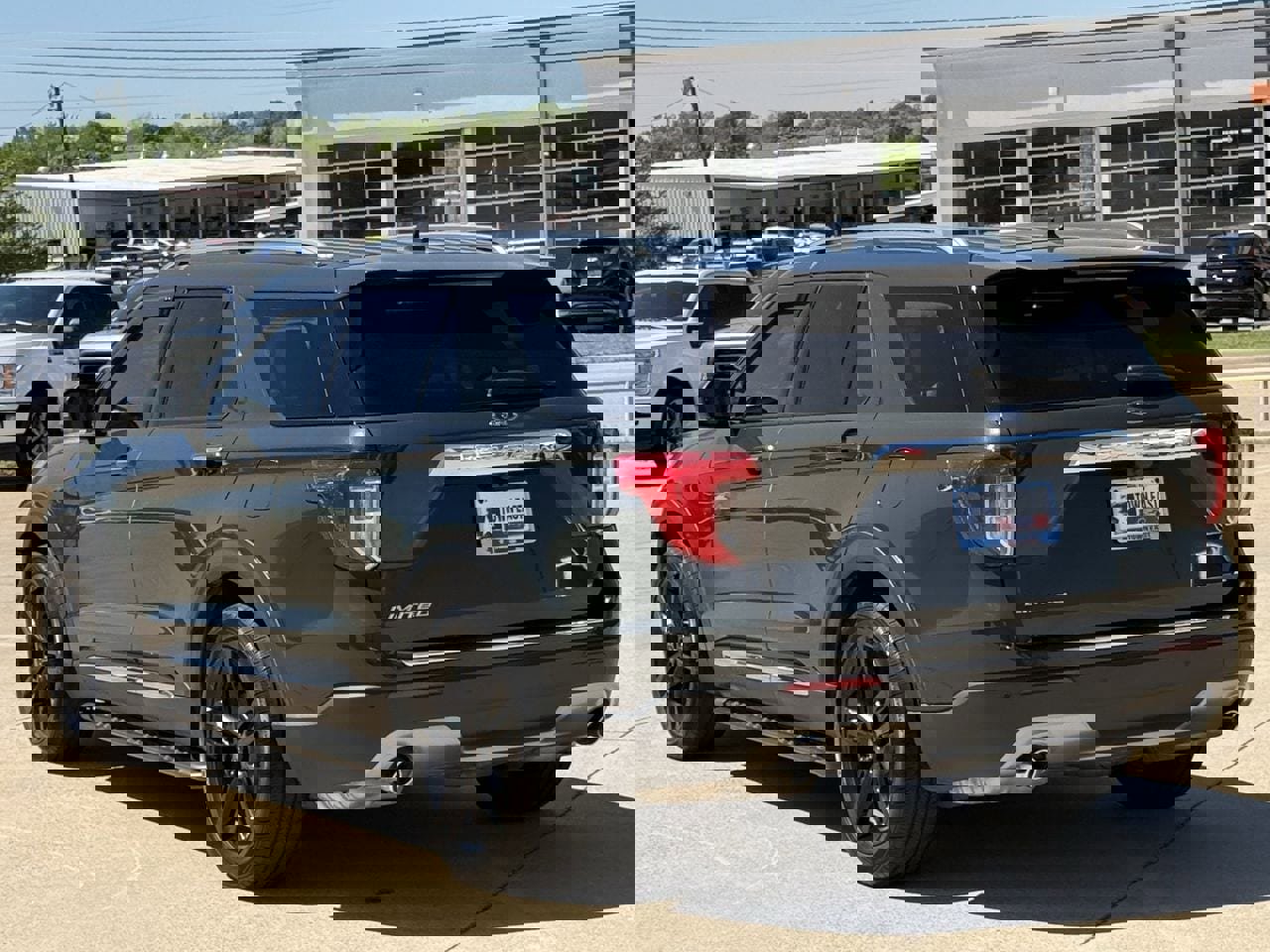 Certified 2022 Ford Explorer Limited w/ Equipment Group 301A image 5