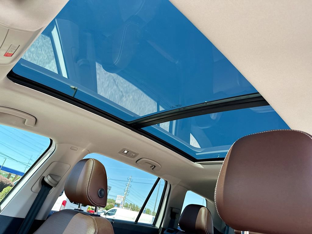 Used 2021 Volkswagen Atlas SE w/ Panoramic Sunroof Package FWD image 11