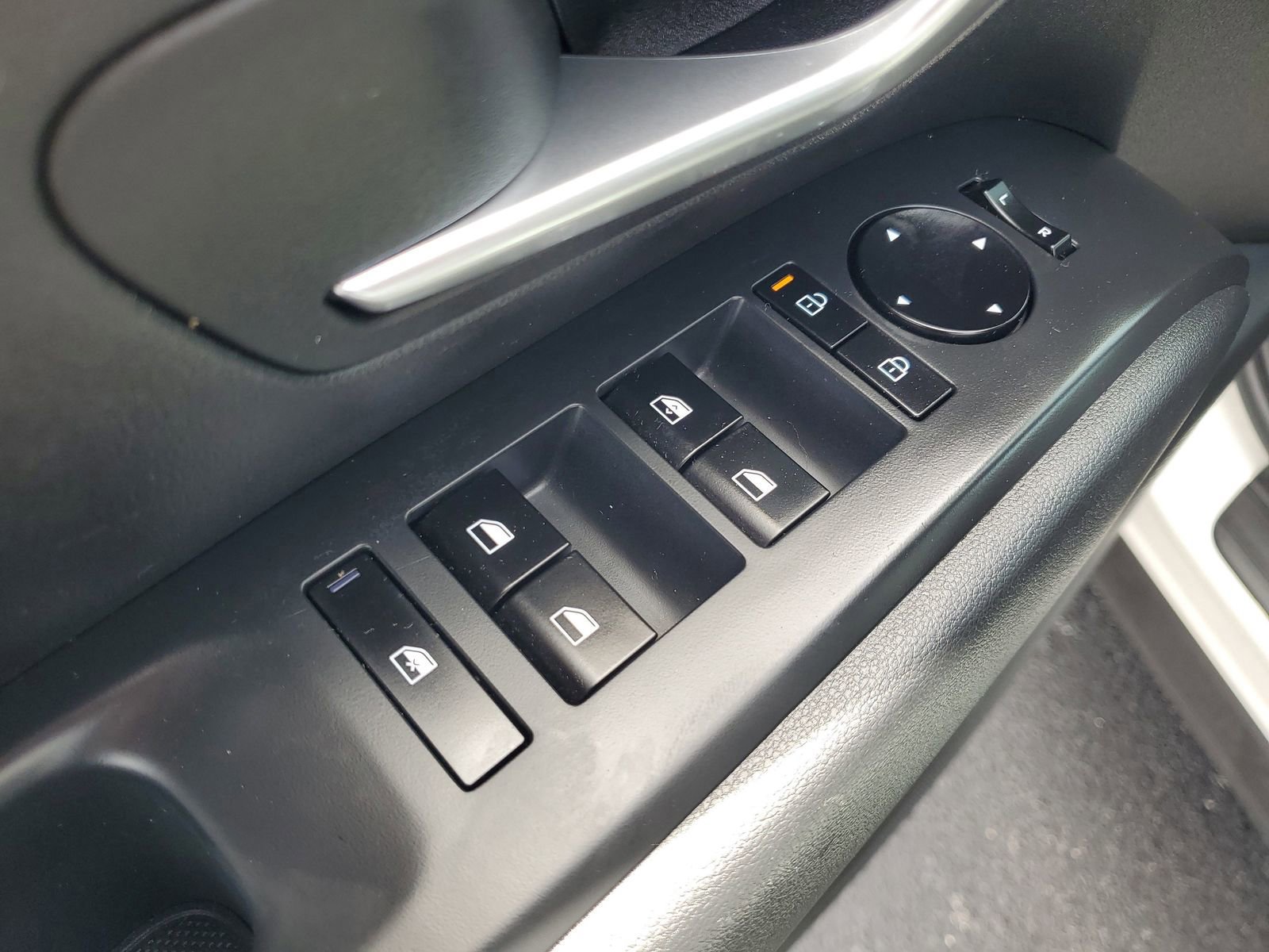 Used 2025 Hyundai Tucson SE image 14