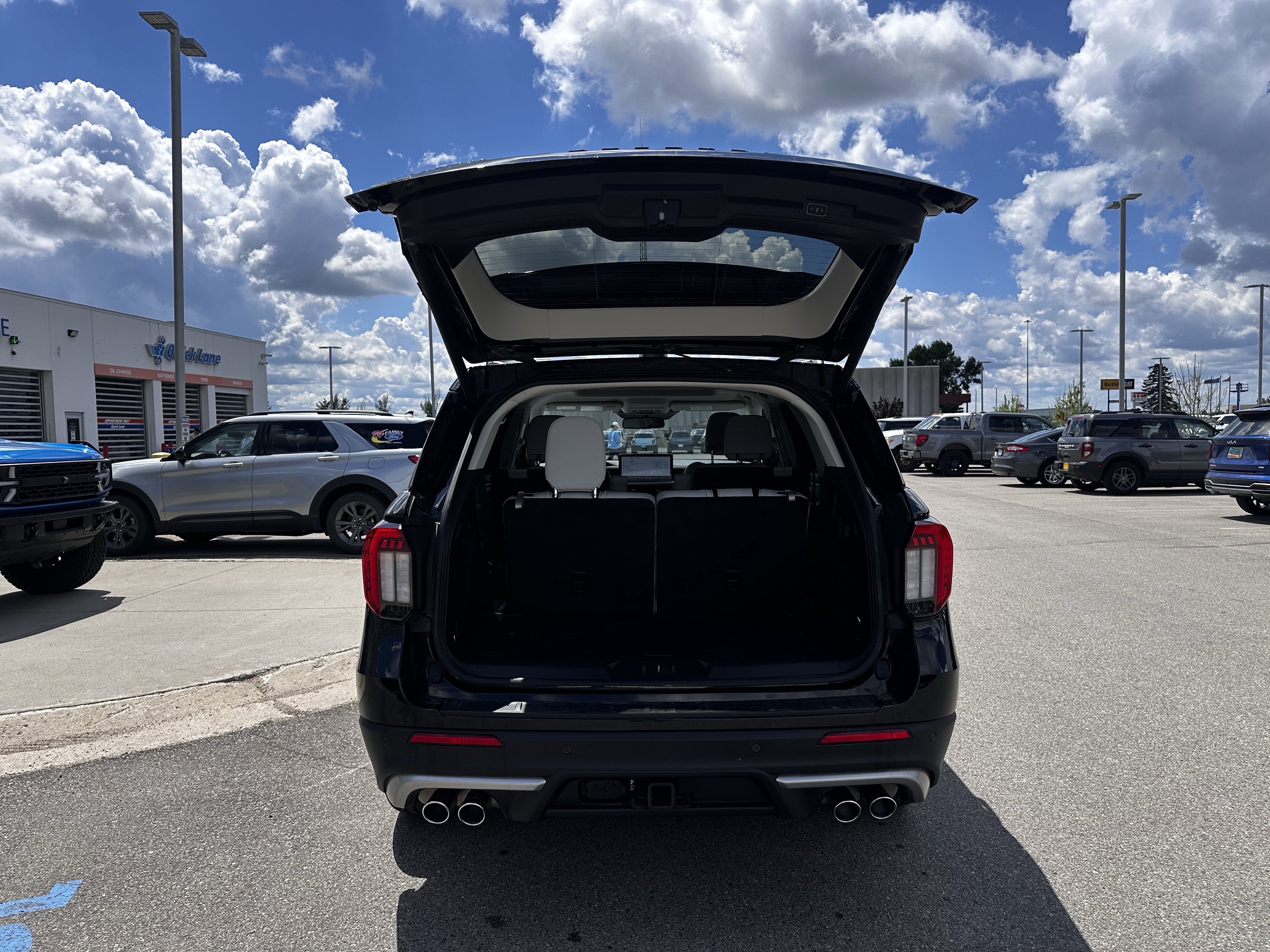 Certified 2025 Ford Explorer Platinum w/ Ultimate Package AWD/4WD image 22