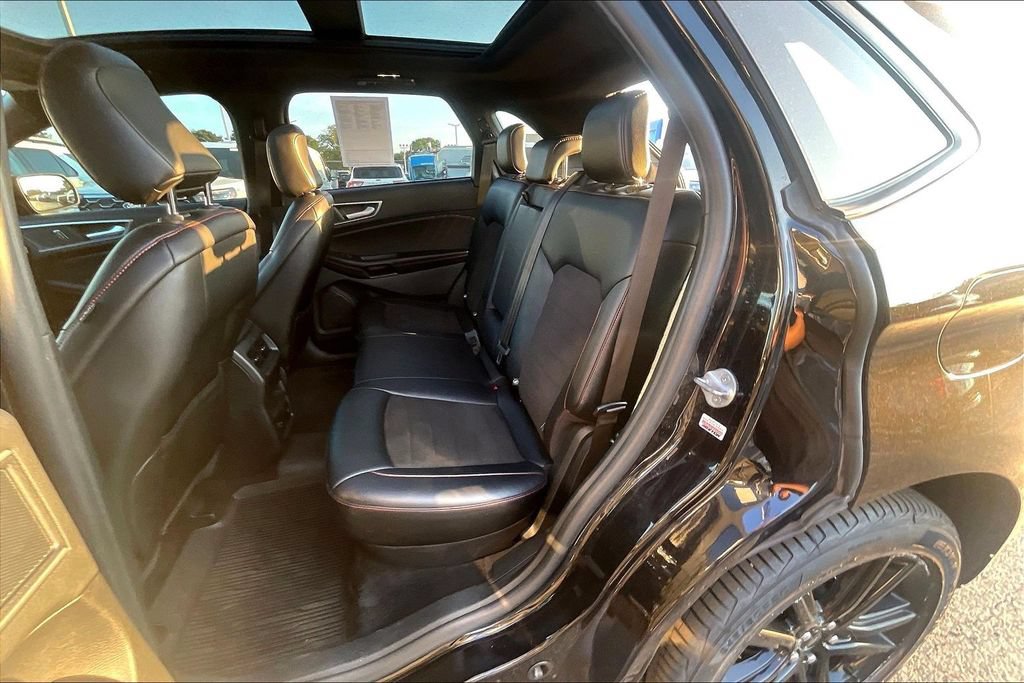 Certified 2021 Ford Edge ST-Line w/ Class II Trailer Tow Package AWD/4WD image 25