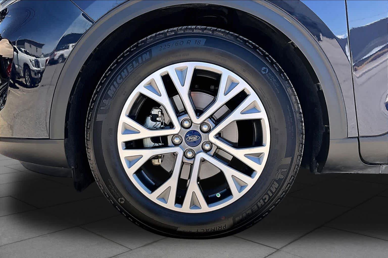 Certified 2021 Ford Escape SEL FWD image 10