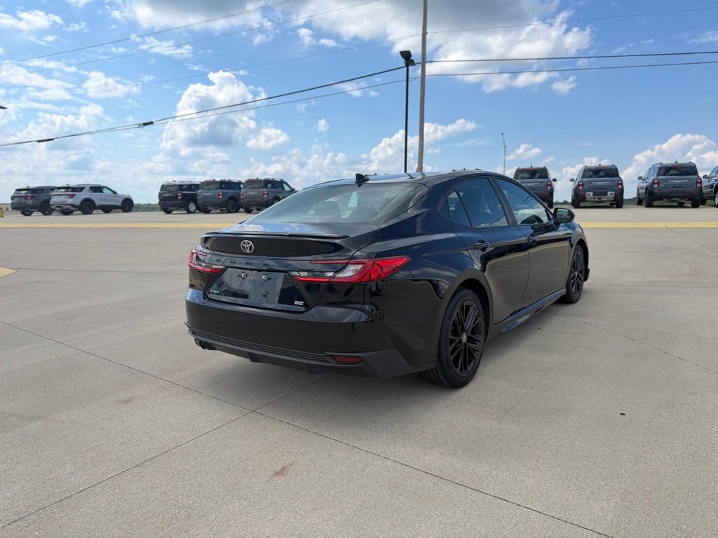 Used 2025 Toyota Camry SE FWD image 5