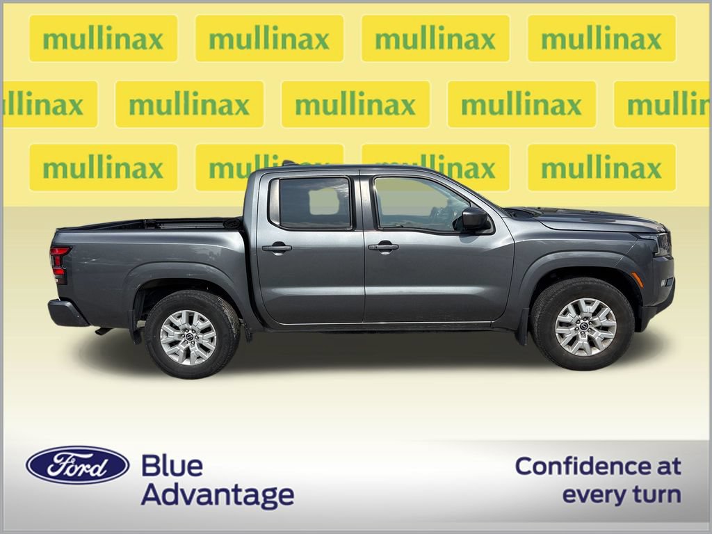 Used 2023 Nissan Frontier SV w/ SV Convenience Package RWD image 2