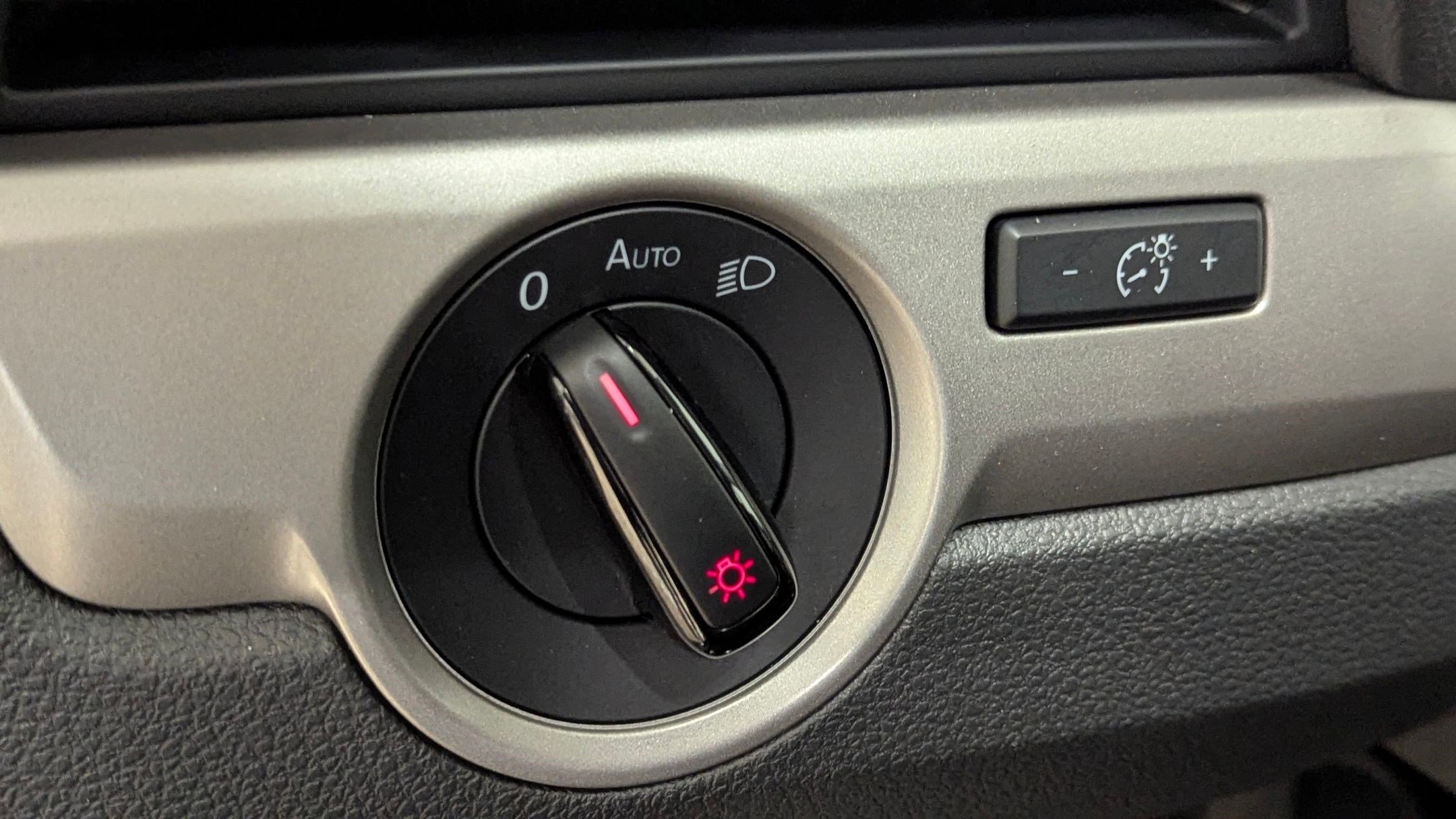 Used 2022 Volkswagen Passat 2.0T SE image 18