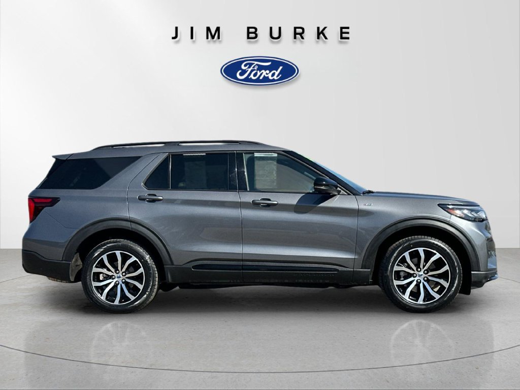 Certified 2025 Ford Explorer ST-Line AWD/4WD image 6