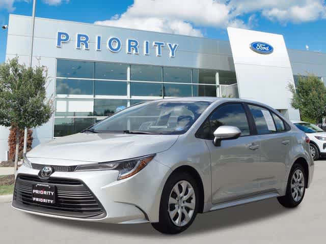 Used 2025 Toyota Corolla LE FWD image 1