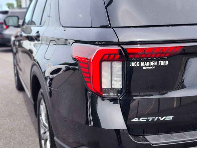Certified 2025 Ford Explorer Active w/ Active Comfort Package AWD/4WD image 9