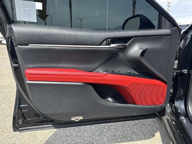 Used 2020 Toyota Camry XSE w/ Navigation Package image 18