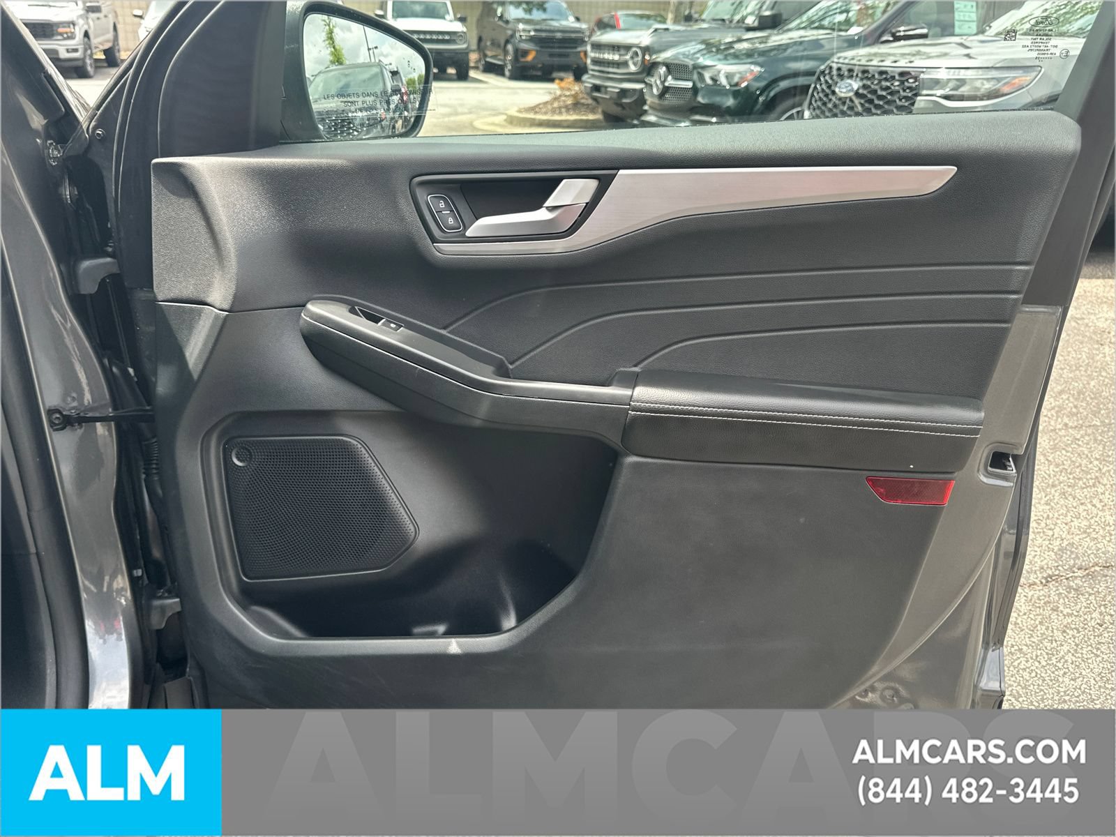 Certified 2025 Ford Escape Platinum AWD/4WD image 16