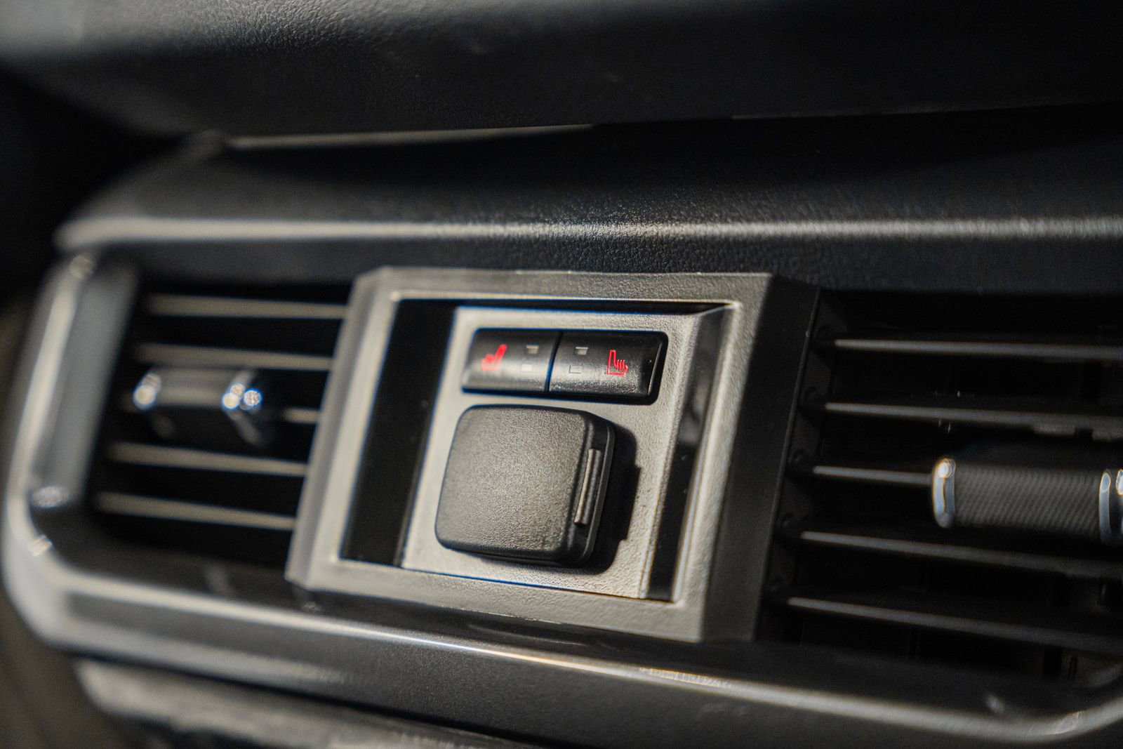 Certified 2023 Ford F150 Lariat w/ Equipment Group 502A High image 38